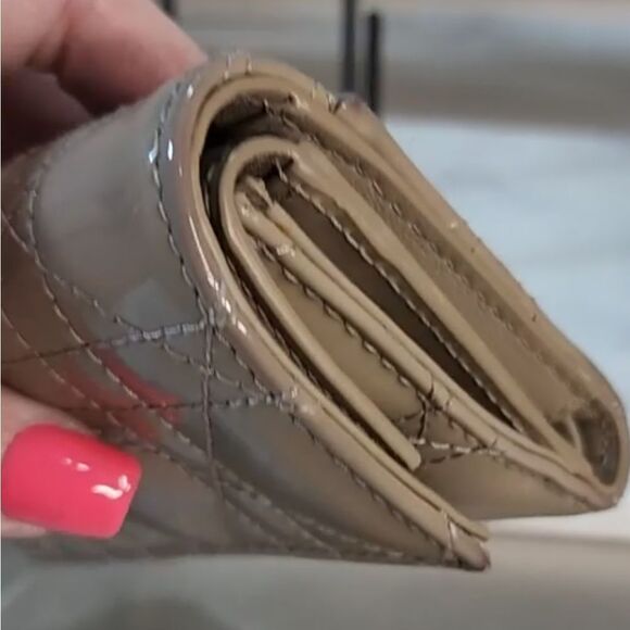 Lady Dior Lotus Compact Wallet Calfskin, Cannage Quilting 2022 Collection - Picture 4 of 14